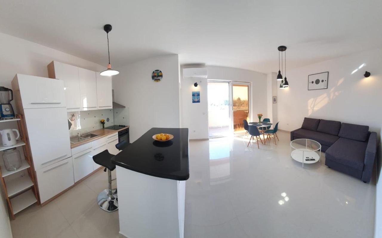 Apartman Petar Ražanac Buitenkant foto