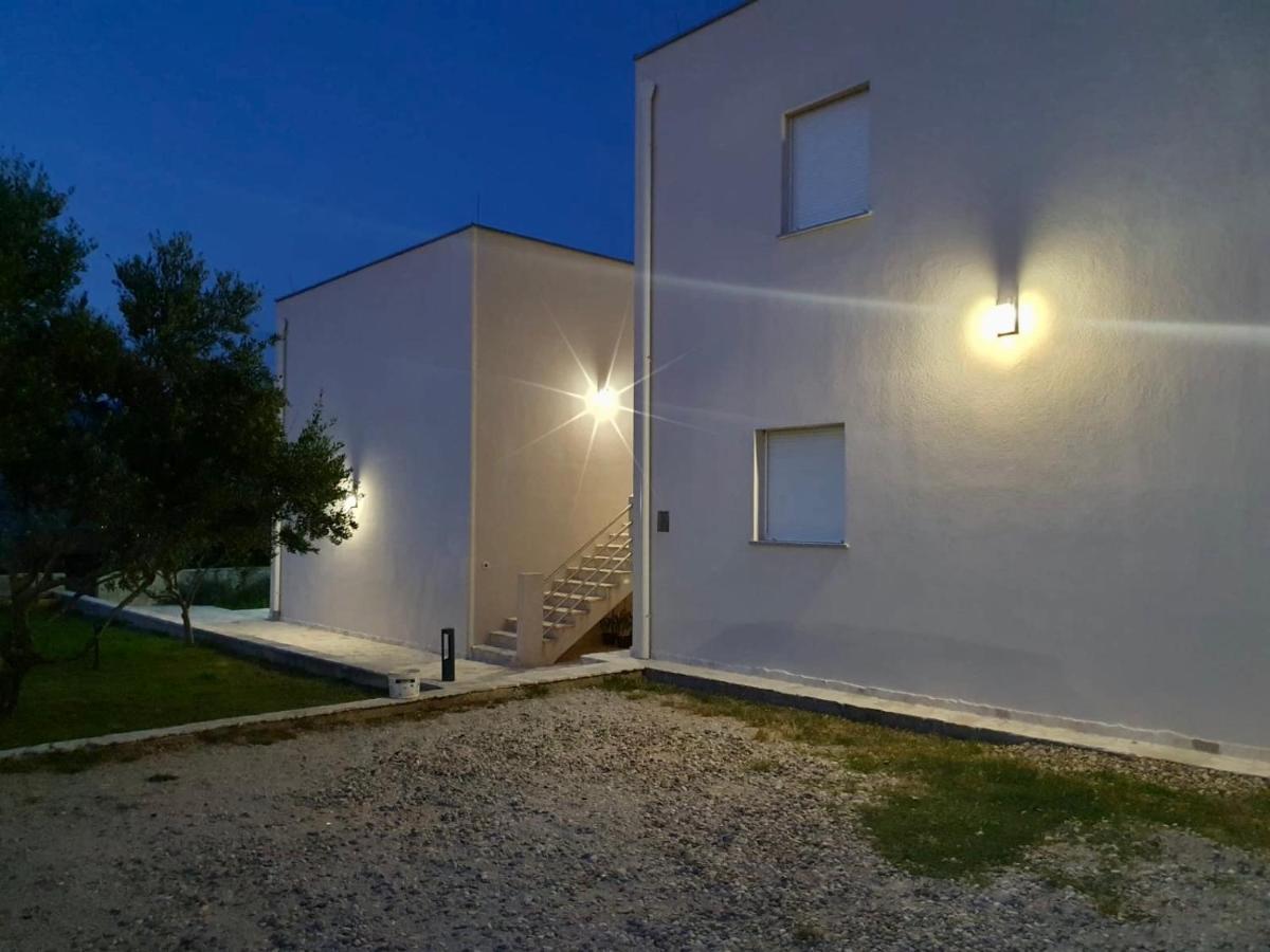 Apartman Petar Ražanac Buitenkant foto