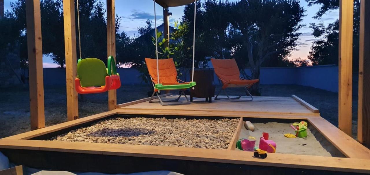 Apartman Petar Ražanac Buitenkant foto