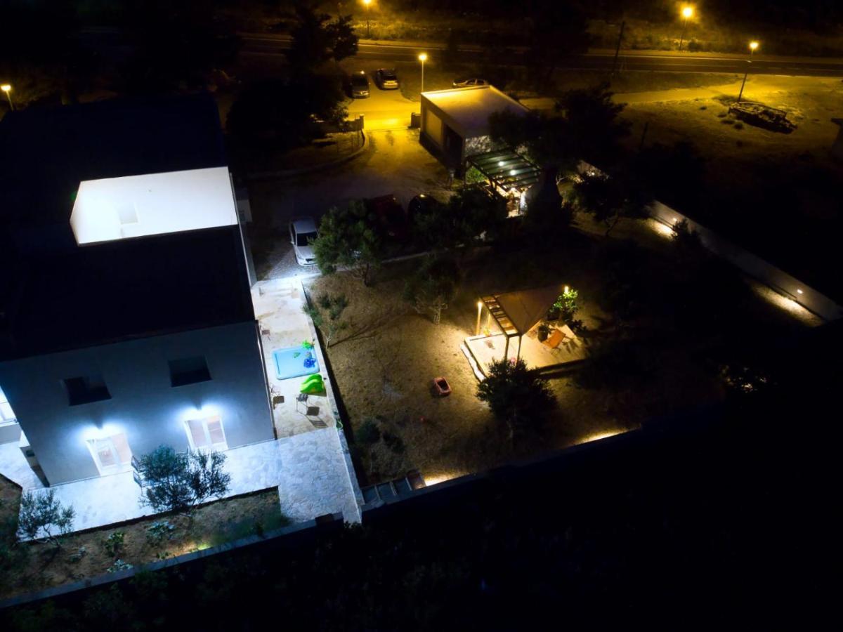 Apartman Petar Ražanac Buitenkant foto