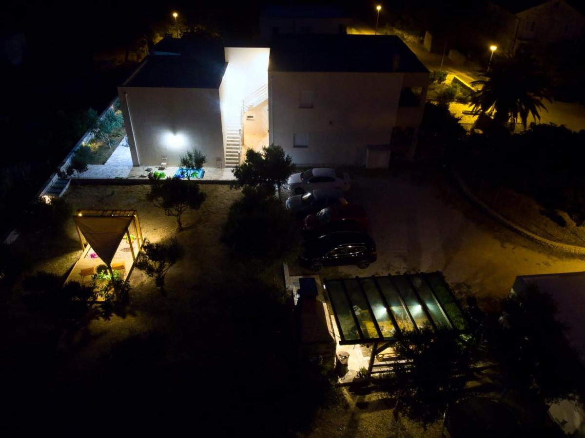 Apartman Petar Ražanac Buitenkant foto