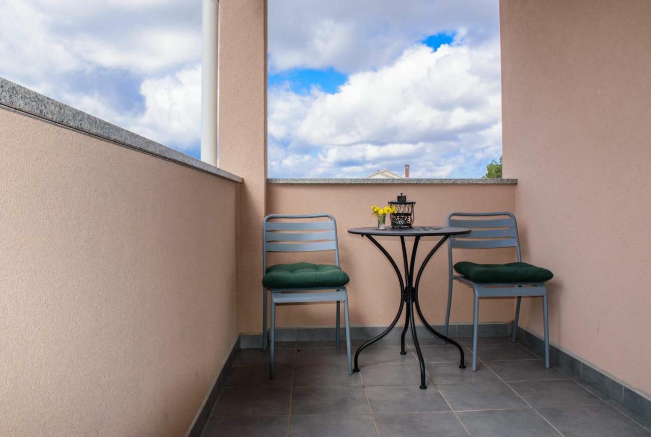 Apartman Petar Ražanac Buitenkant foto