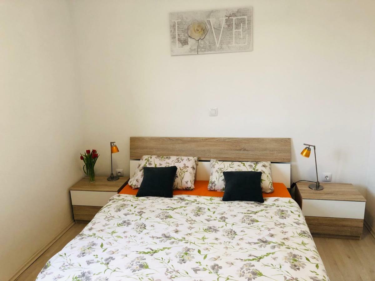 Apartman Petar Ražanac Buitenkant foto